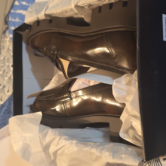 Nine West Glossy Brown Leather Loafers - Picture 10 of 10